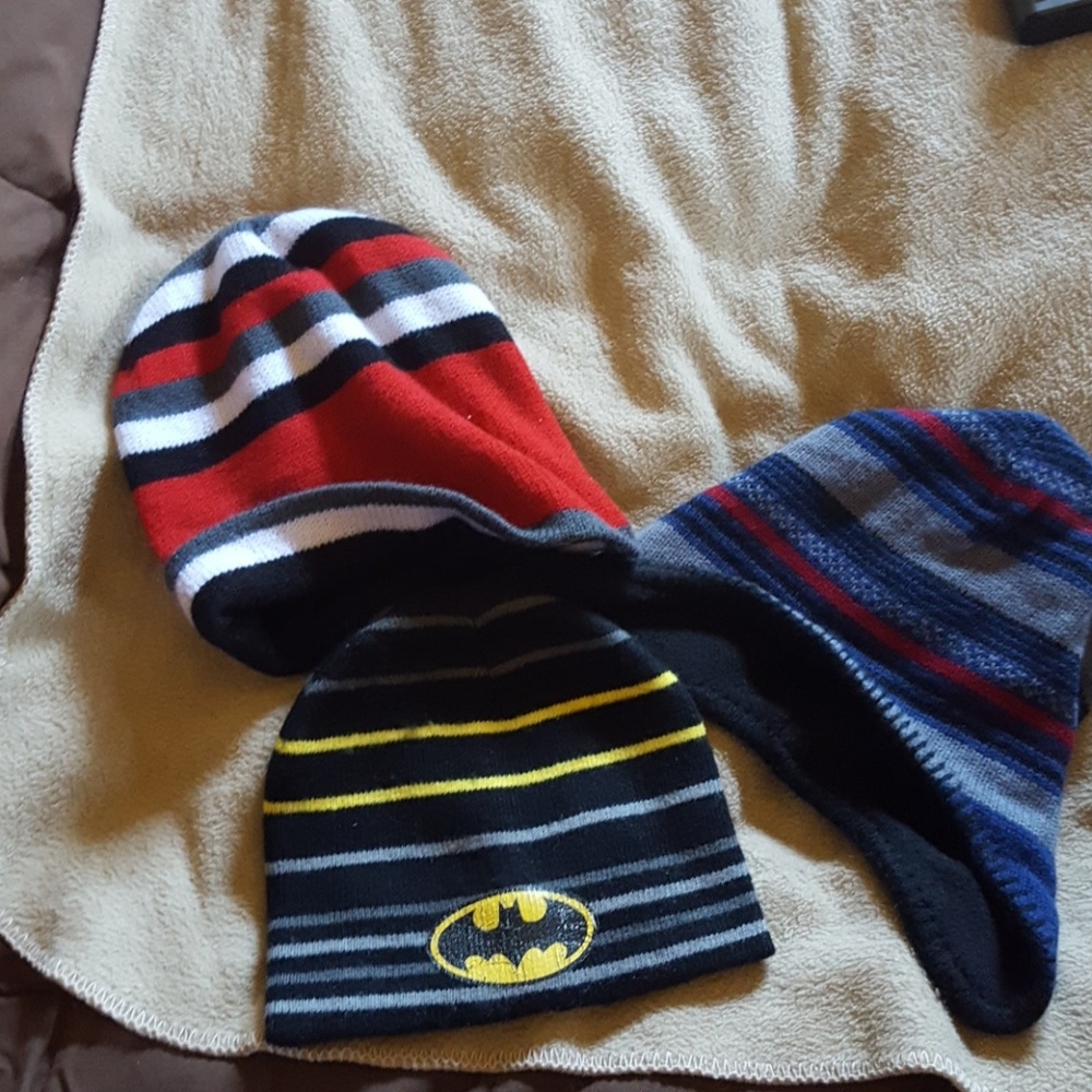 Set of 3 beanies,  boys,  like new